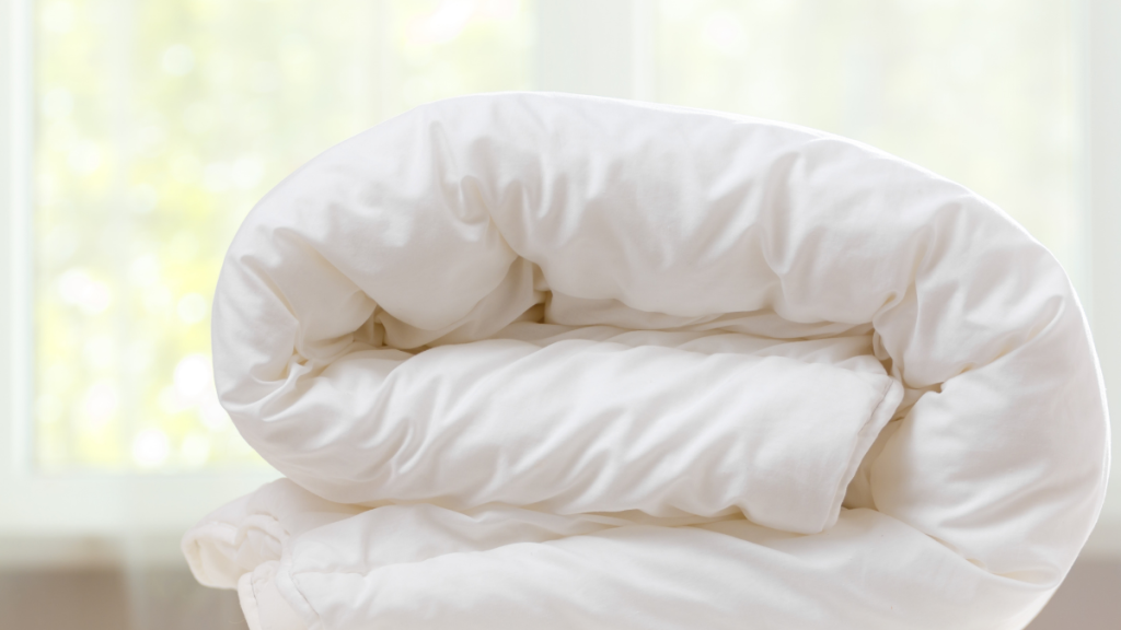 Sivas Elif Halı Yıkama’dan hijyenik şekilde poşetlenmiş temiz yorganlar